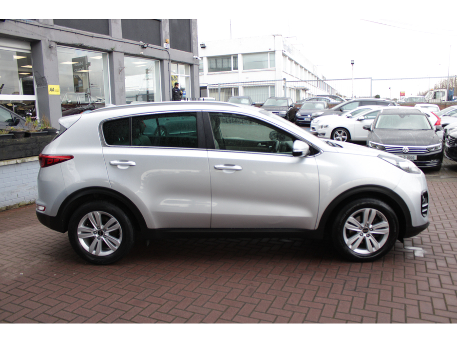 2018 Kia Sportage - image 3