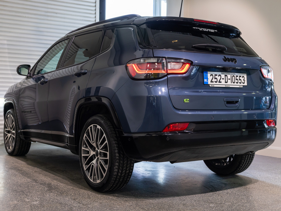 2025 Jeep Compass - image 6