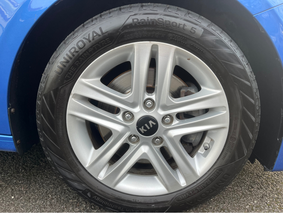 2019 Kia Ceed - image 9