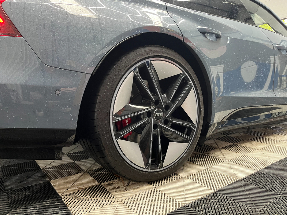 2023 Audi e-tron GT quattro - image 10