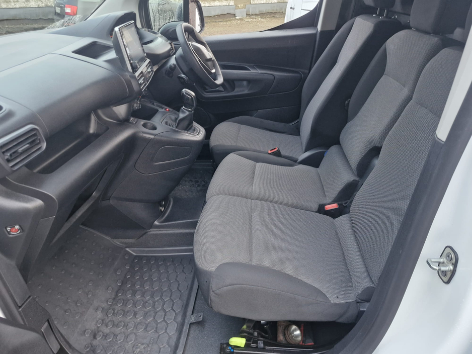 2019 Peugeot Partner - image 7