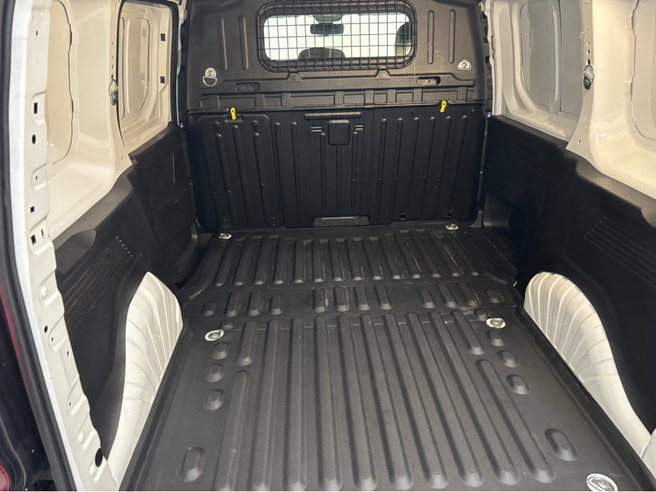 2020 Citroen Berlingo - image 15