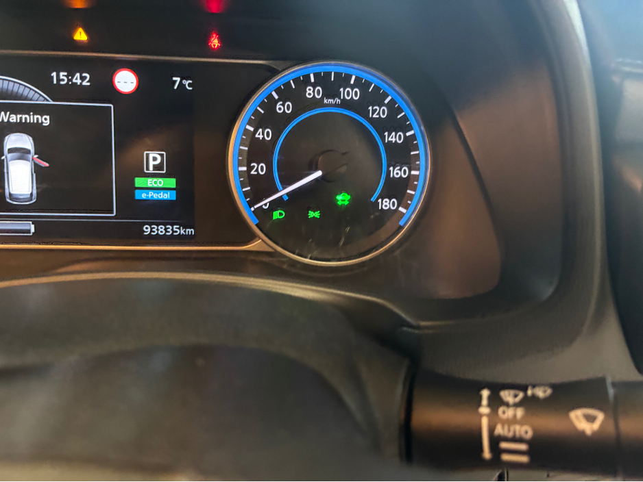 2019 Nissan Leaf - image 9