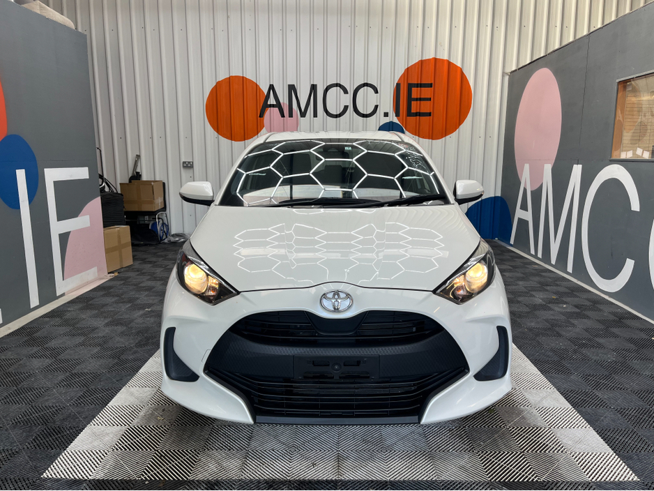 2022 Toyota Yaris - image 6