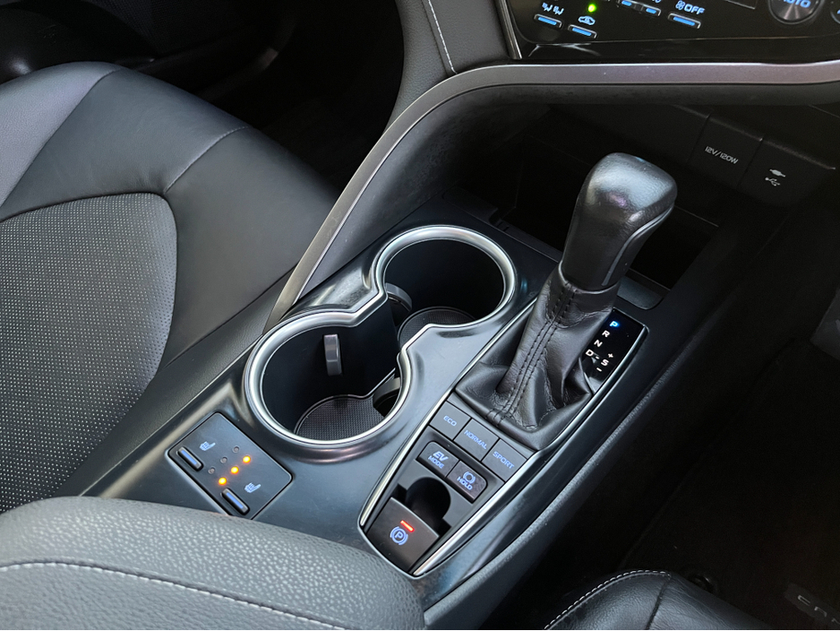 2019 Toyota Camry WS AUTOMATIC HYBRID 2.5 PETROL //HIGH SPEC//FULL LEATHER HEATED SEATS//HEAD UP DISPLAY//KEYLESS ENTRY// €26,950