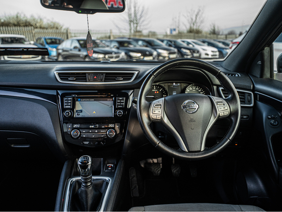 2015 Nissan Qashqai - image 6