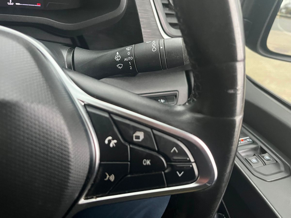 2024 Renault Trafic - image 11