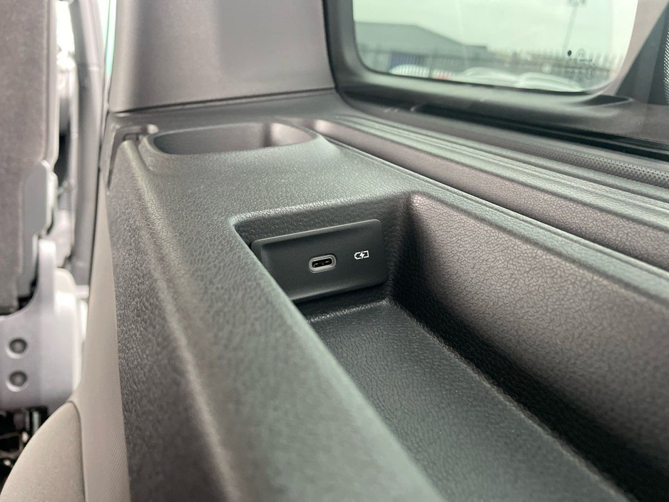 2025 Volkswagen ID.Buzz ID.BUZZ STYLE 86KWH 280BHP LWB €66,975