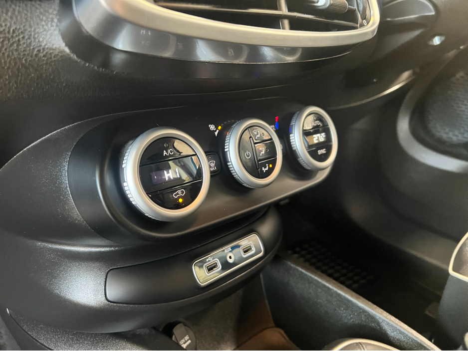 2019 Fiat 500X - image 19