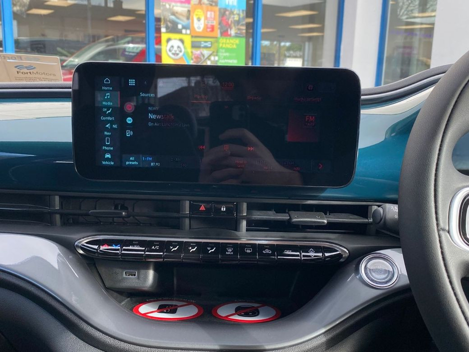 2025 Fiat 500e - image 20