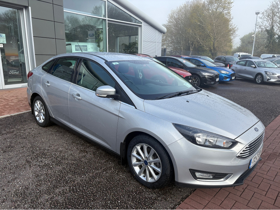 2017 Ford Focus - image 3