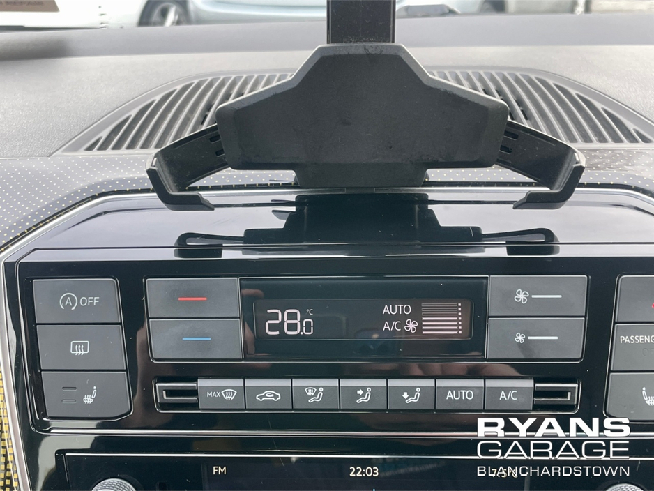 2019 Volkswagen up! 1.0 5DR AUTOMATIC   **HEATED SEATS** €11,995