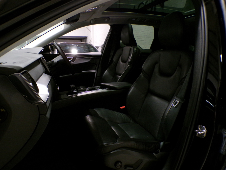 2023 Volvo XC60 *2023*ONLY 18,000 MILES*VOLVO XC60 RECHARGE 2.0 T6 350 PHEV AWD CORE BRIGHT EDITION*FULL VOLVO SERVICE HISTORY*PAN-SUNROOF*VOLVO ALLOY WHEELS*2 KEYS*FULL LEATHER HEATED SEATS*LANE PROTECTION*ACTIVE BR €47,900