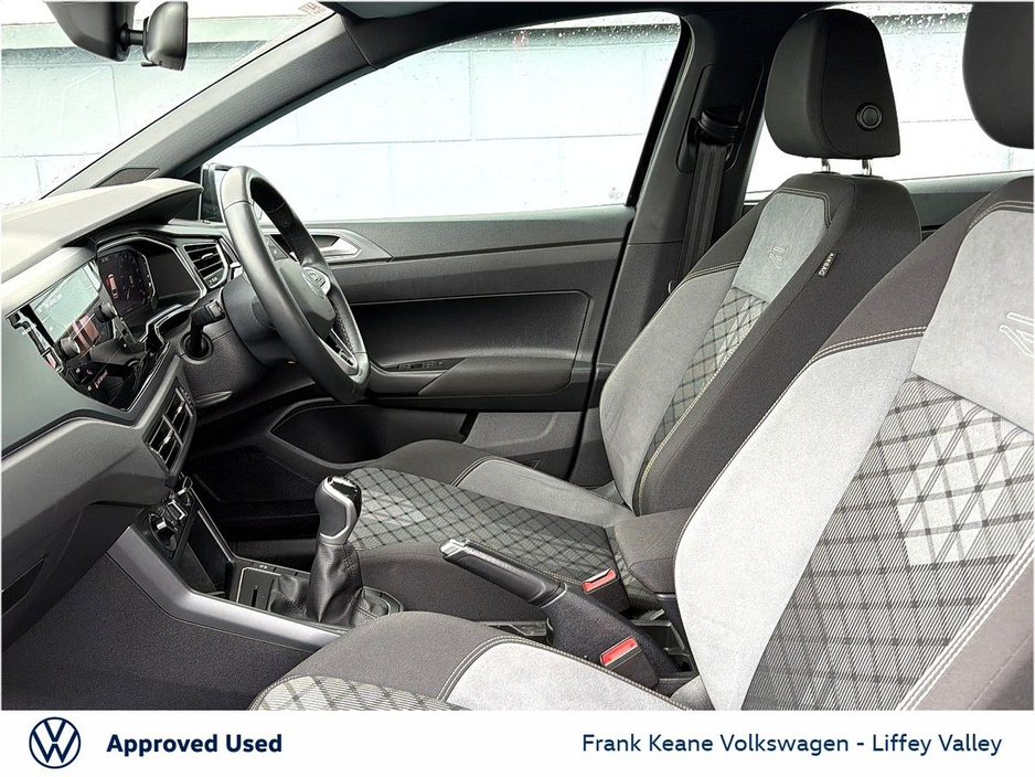 2023 Volkswagen Polo - image 4