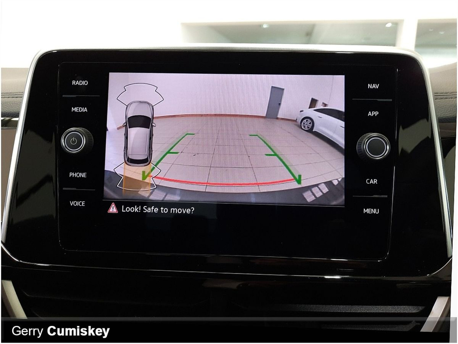 2025 Volkswagen T-Roc - image 7