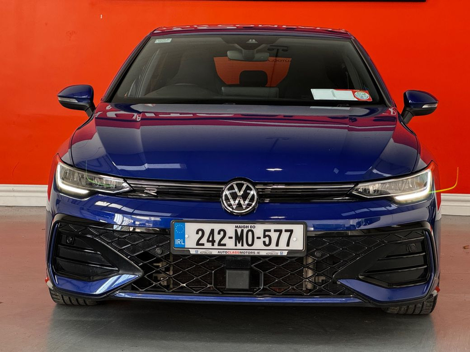 2024 Volkswagen Golf - image 3