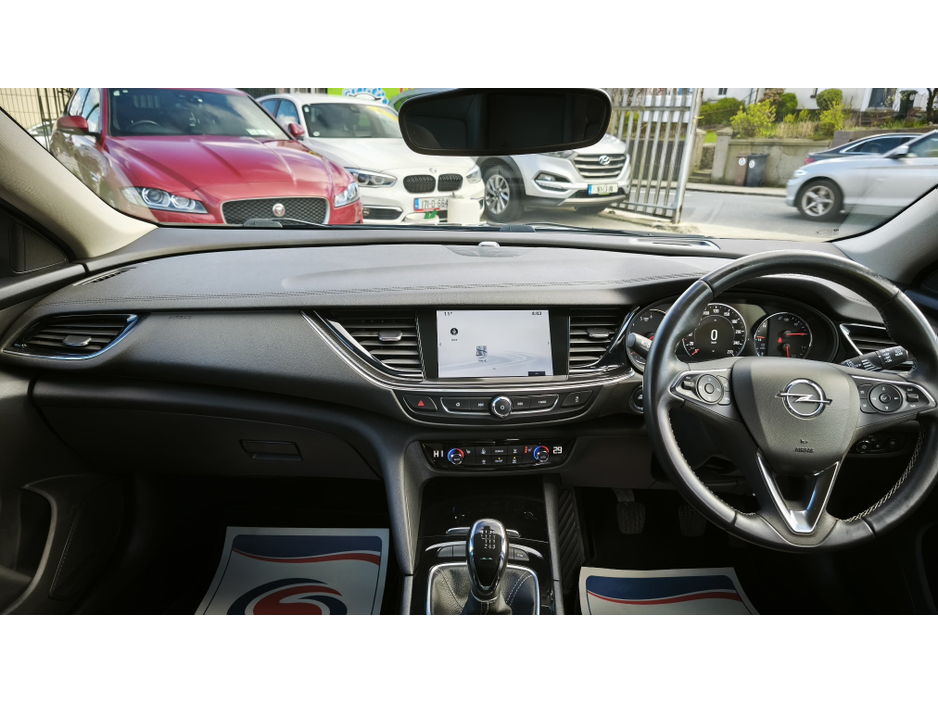 2017 Opel Insignia - image 19