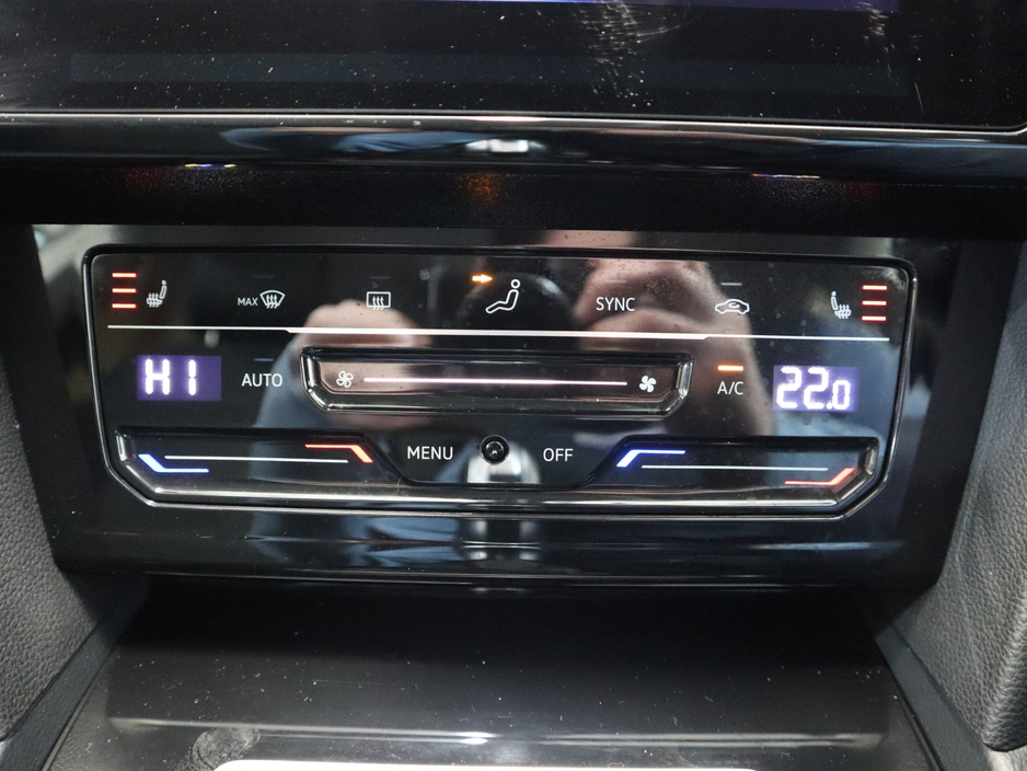 2022 Volkswagen Arteon - image 23