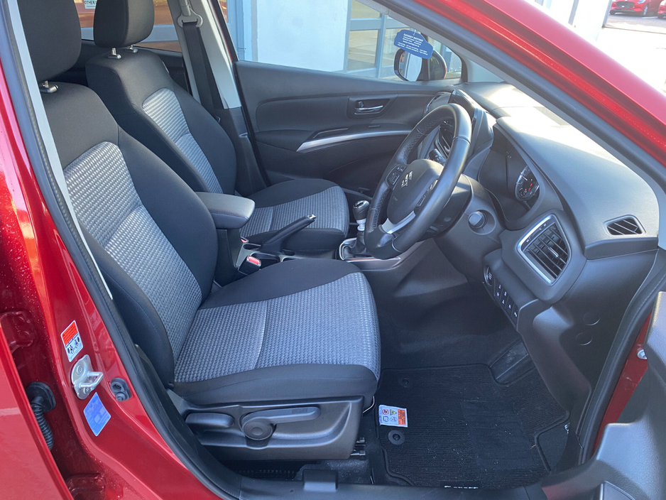 2025 Suzuki S-CROSS S-Cross 1.4 Mild Hybrid Motion MT €30,950