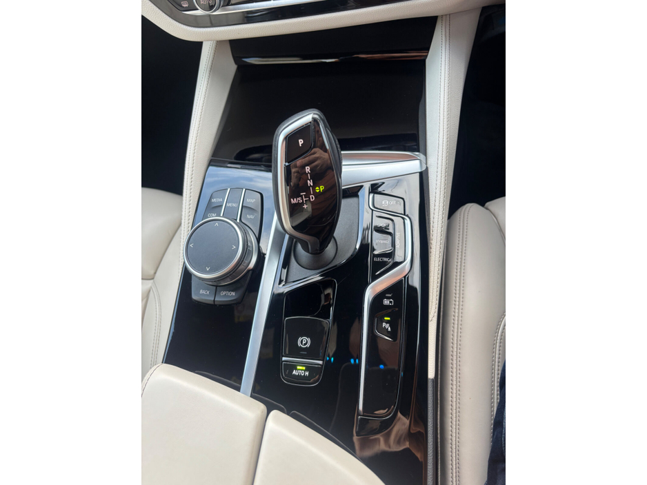 2022 BMW 5 Series 530e M Sport €38,950