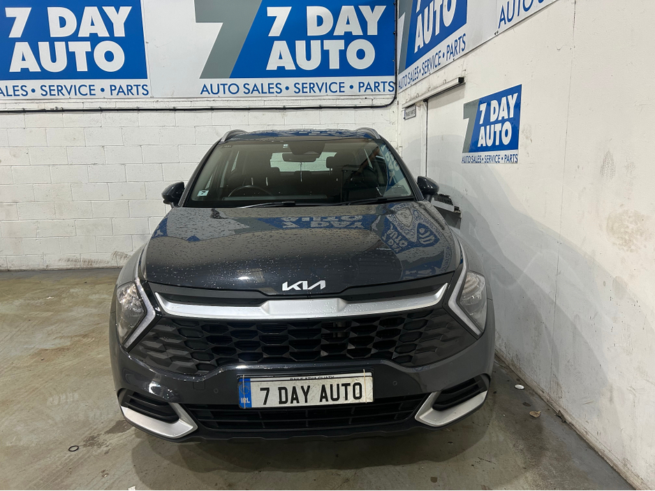 2023 Kia Sportage - image 2