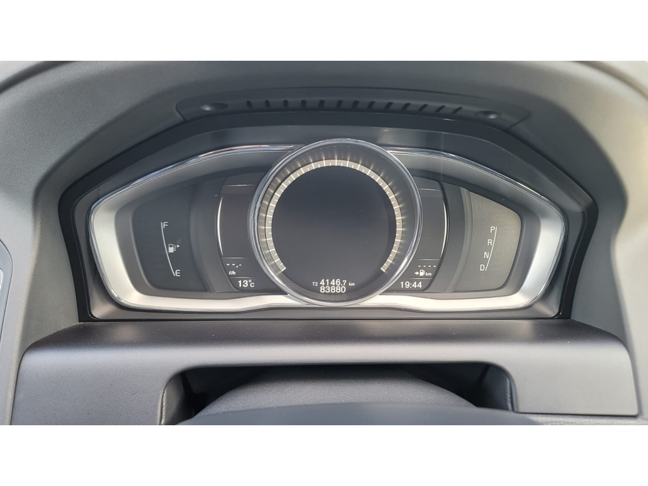 2016 Volvo XC60 - image 17