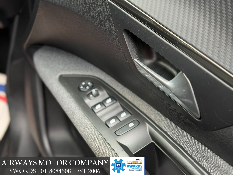 2019 Peugeot 3008 - image 13