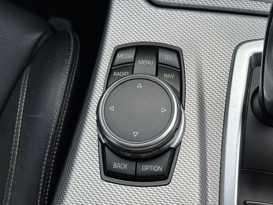 2016 BMW 5 Series - image 25