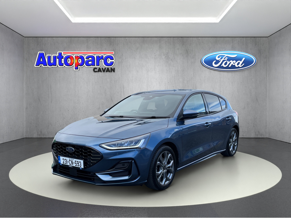 2023 Ford Focus - image 7
