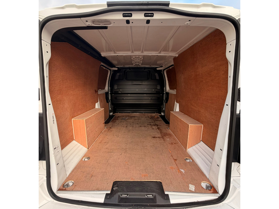 2022 Opel Vivaro Long Wheel Base €17,032