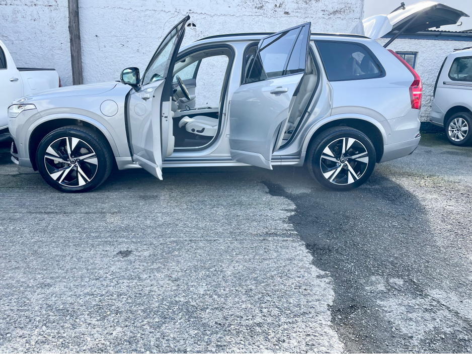 2023 Volvo XC90 - image 34