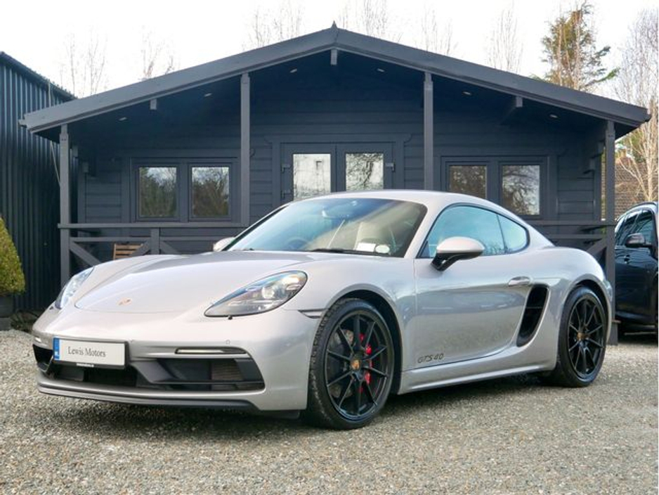 2023 Porsche Cayman - image 3