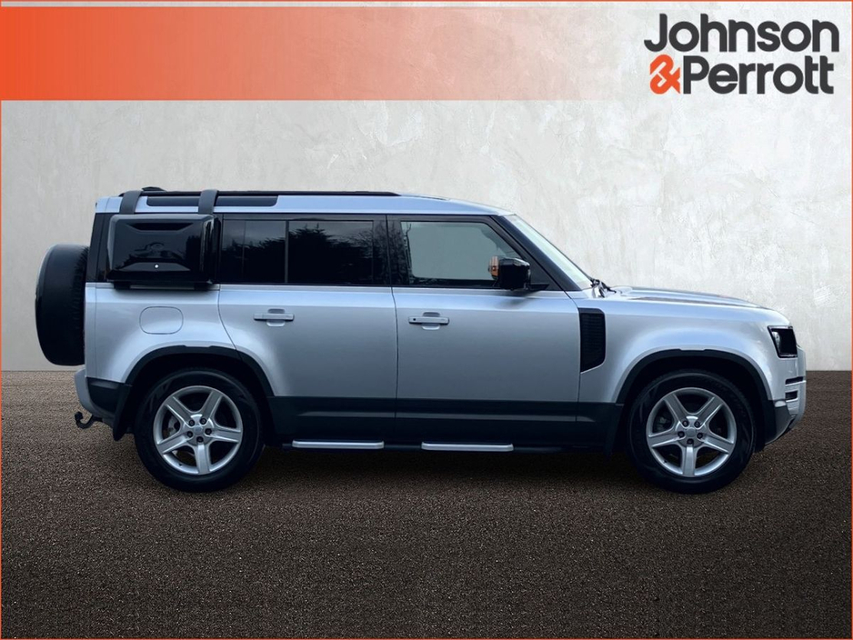 2024 Land Rover Defender DEFENDER 110 3.0 D HARD TOP SE (Remainder of 5 Manufacturer Warranty) €74,900