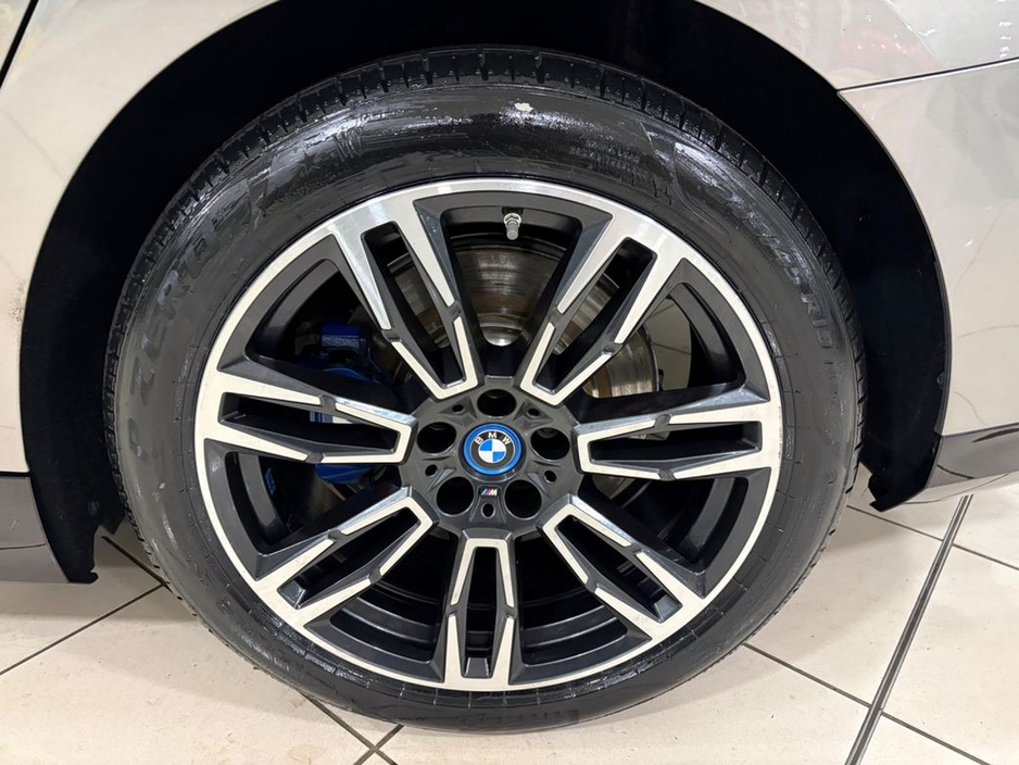 2025 BMW 5 Series 530e M-SPORT=IVORY INTERIOR//AS NEW//D REG=2 YEAR BMW WARRANTY=TAILORED FINANCE PACKAGES AVAILABLE=TRADE IN’S WELCOME €64,995