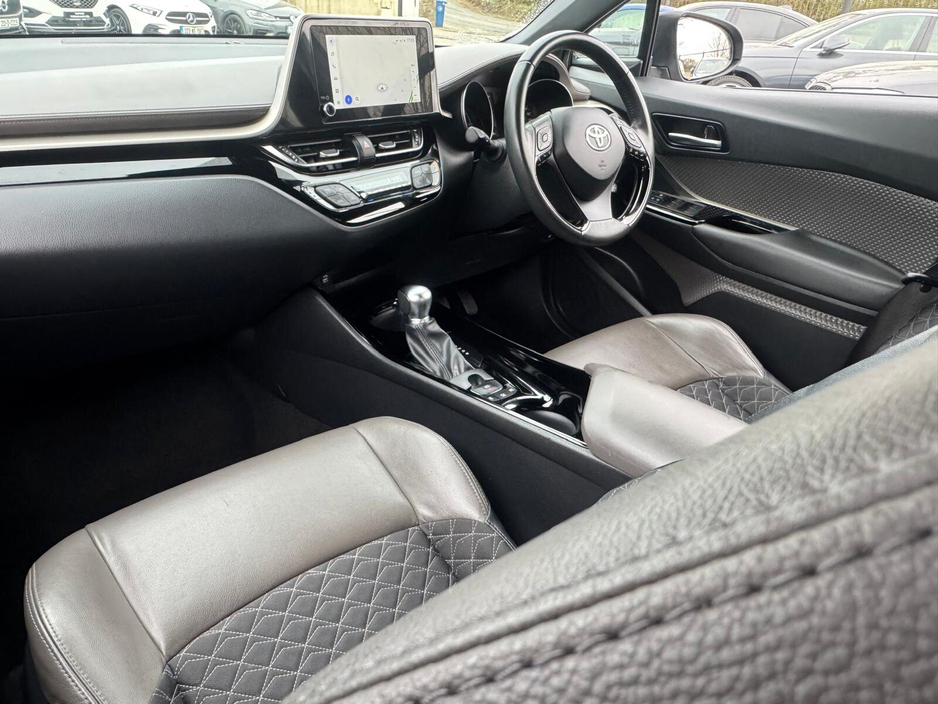 2023 Toyota C-HR - image 13