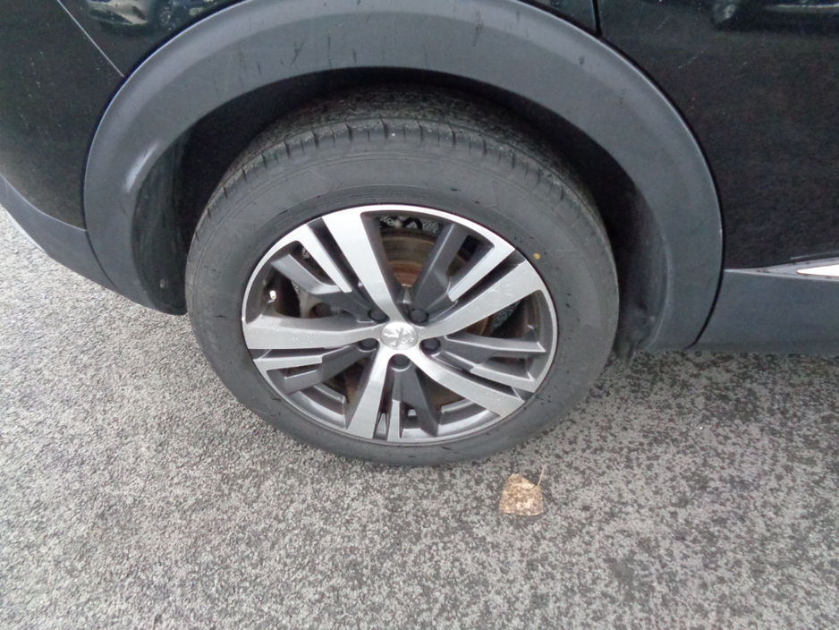 2022 Peugeot 3008 - image 6