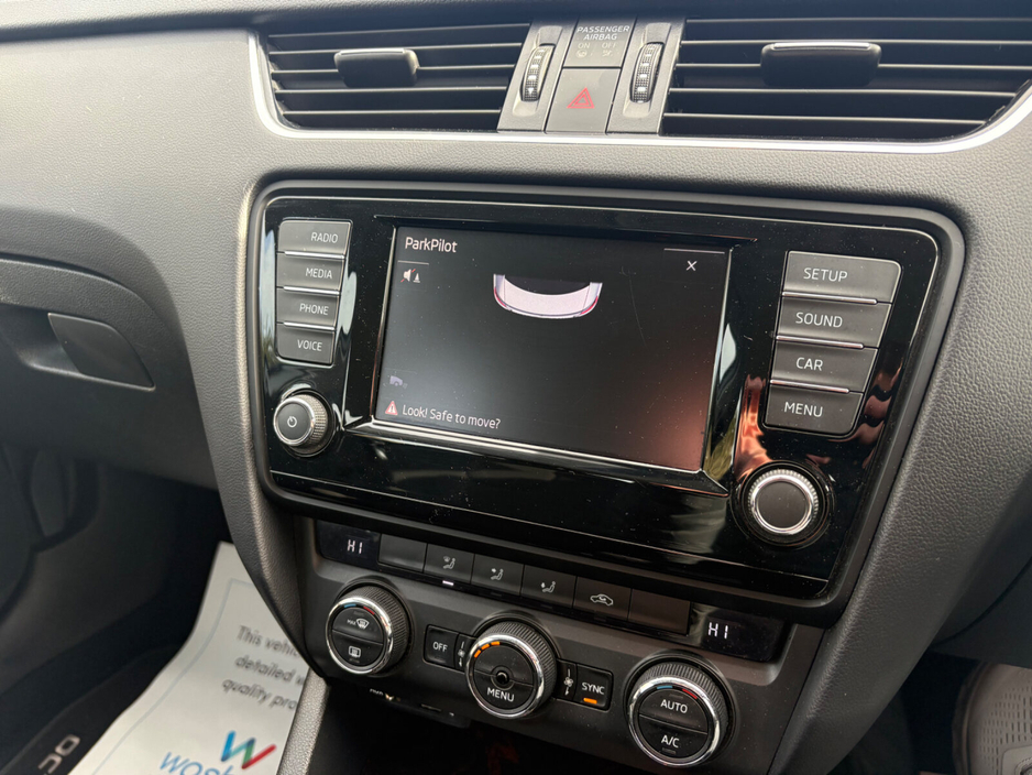 2016 Skoda Octavia - image 14