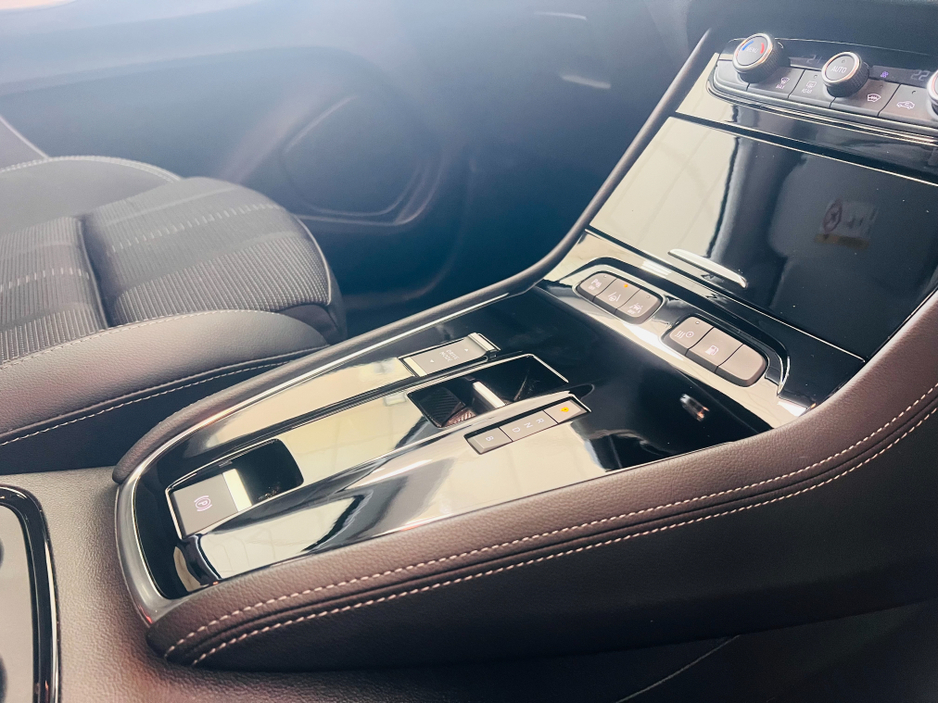 2024 Opel Grandland Huge Spec HYBRID As New Elegance Plus Heated Seats Heated Steering Wheel Fully Colour Coaded www.bolands.ie Est.1955 €32,950