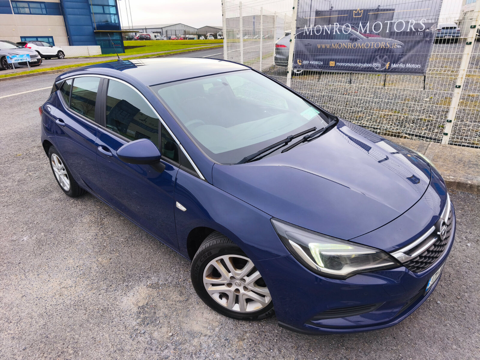 2017 Opel Astra - image 3
