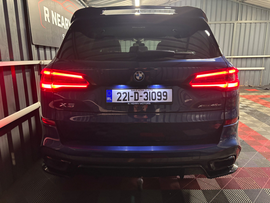 2022 BMW X5 xDrive45e xLine €57,950