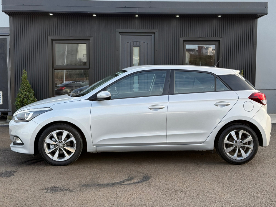 2016 Hyundai i20 - image 3