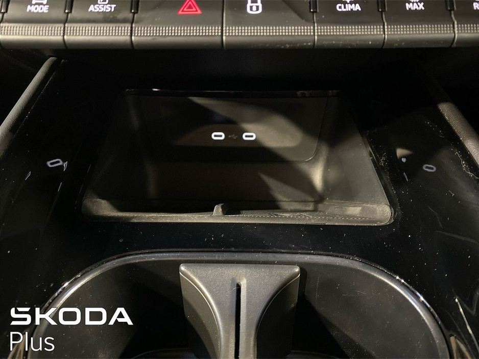2023 Skoda Enyaq - image 23