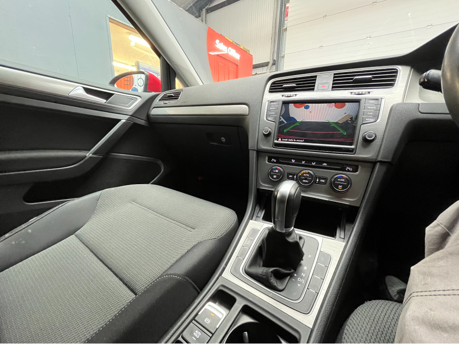 2015 Volkswagen Golf - image 13