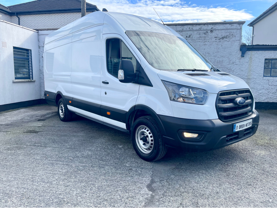 2023 Ford Transit - image 2