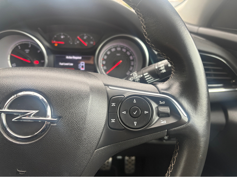 2018 Opel Insignia - image 20
