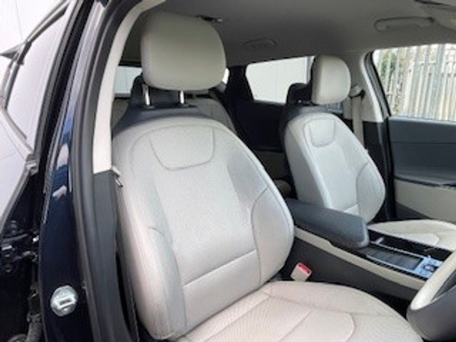 2023 Kia EV6 - image 12