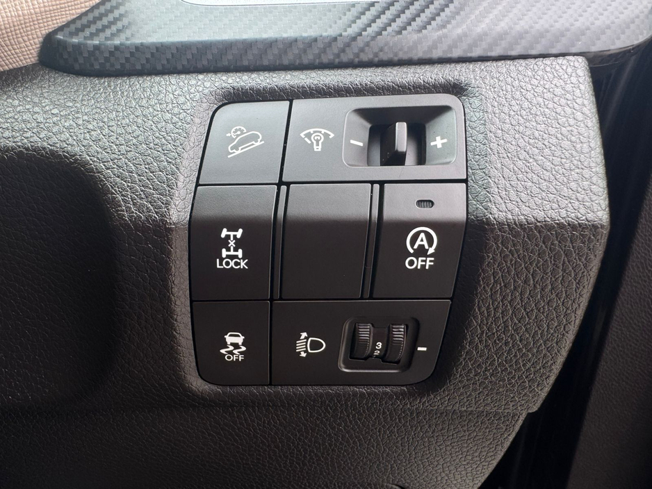 2016 Hyundai Santa Fe - image 33