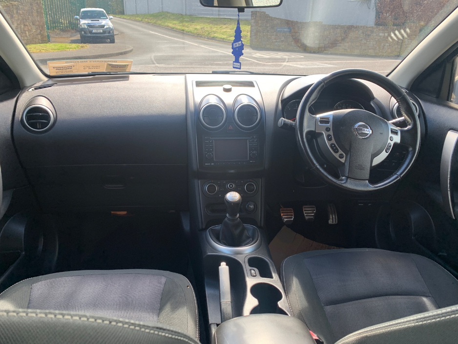 2012 Nissan Qashqai - image 9