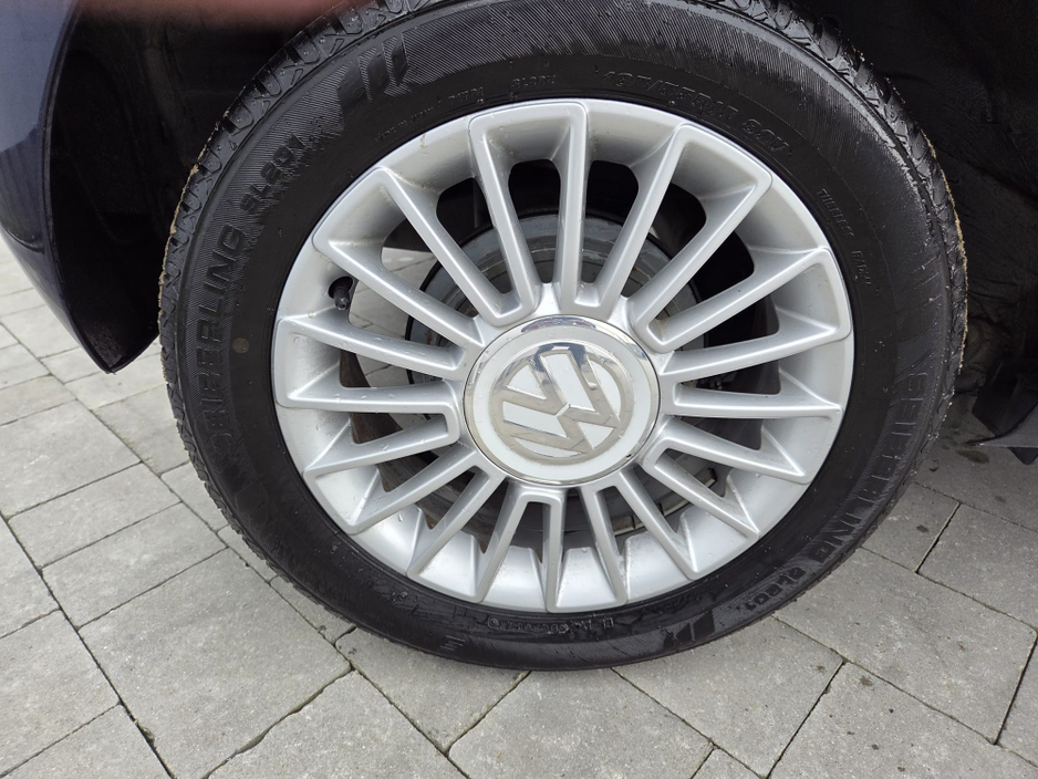 2015 Volkswagen up! - image 20