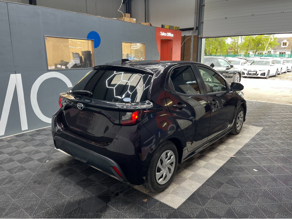 2020 Toyota Yaris - image 2